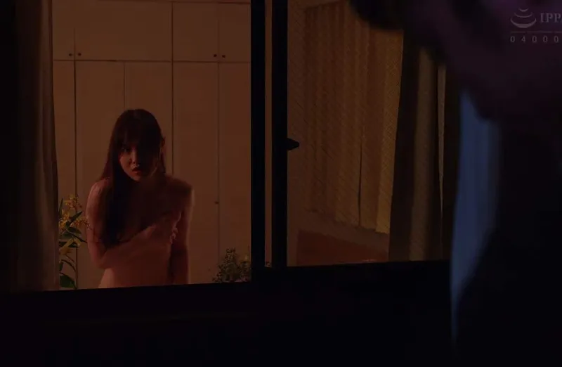 Em hotgirl cạnh nhà anh xã người chồng gần nhà thường xuyên thay đồ ở ngay cửa sổ